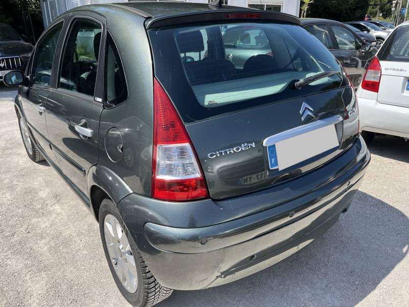 Voiture d’occasion CITROEN C3 I Ph2 1.6 HDI 90 Exclusive. 5p. Avec Régulateur et Limiteur de vitesses ainsi que radar de recul. Garantie 12 Mois.