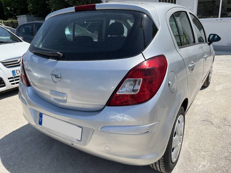 Voiture d’occasion OPEL CORSA 1.3 CDTI 75 Edition. 5p. avec climatisation et Boite Automatique. Garantie 12 Mois.