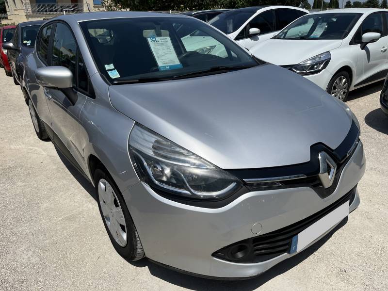 Voiture vendu RÉVISÉ et GARANTIE 12 mois avec extension de garantie possible jusqu’à 5 ans.  OPTIONS & ÉQUIPEMENTS :   Extérieur :   -	Peinture métal Verni -	LEDS   Confort :   -	Climatisation  -	Vitres électriques -	Boite manuelle  -	Fermeture centralisé