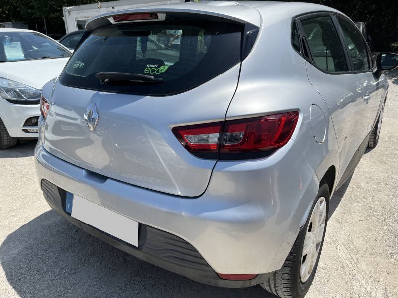 Renault Clio IV est une citadine 5 portes, immatriculée pour la première fois le 26/06/2013. A PERNES LES FONTAINES