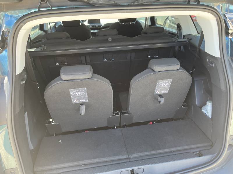 Voiture d’occasion PEUGEOT 5008 II 1.5 Blue HDI 130 Active Business. 7P. BV6.  Avec GPS Europe tactile et régulateur et limiteur de vitesse ainsi que radar AV + AR. Garantie 12 Mois.