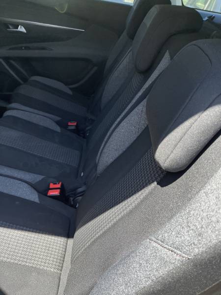 Voiture d’occasion PEUGEOT 5008 II 1.5 Blue HDI 130 Active Business. 7P. BV6.  Avec GPS Europe tactile et régulateur et limiteur de vitesse ainsi que radar AV + AR. Garantie 12 Mois.