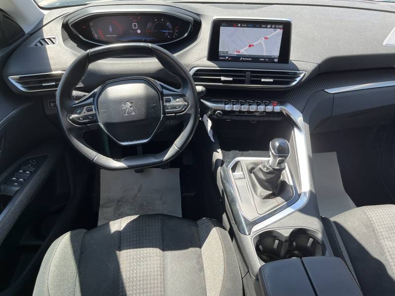 Voiture d’occasion PEUGEOT 5008 II 1.5 Blue HDI 130 Active Business. 7P. BV6.  Avec GPS Europe tactile et régulateur et limiteur de vitesse ainsi que radar AV + AR. Garantie 12 Mois.