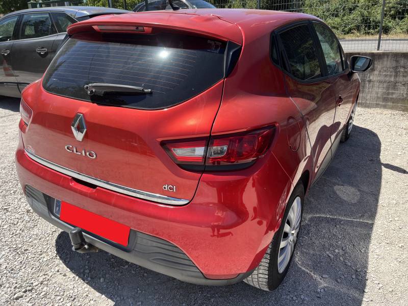 Voiture d’occasion RENAULT CLIO IV 1.5 DCI 90 Energy EXPRESSION. 5p. avec GPS Europe Tactile Crochet d’Attelage AR et Régulateur + Limiteur de vitesse. Garantie 12 Mois.