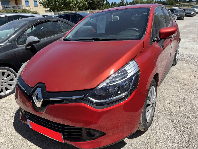 Voiture d’occasion RENAULT CLIO IV 1.5 DCI 90 Energy EXPRESSION. 5p. avec GPS Europe Tactile Crochet d’Attelage AR et Régulateur + Limiteur de vitesse. Garantie 12 Mois.