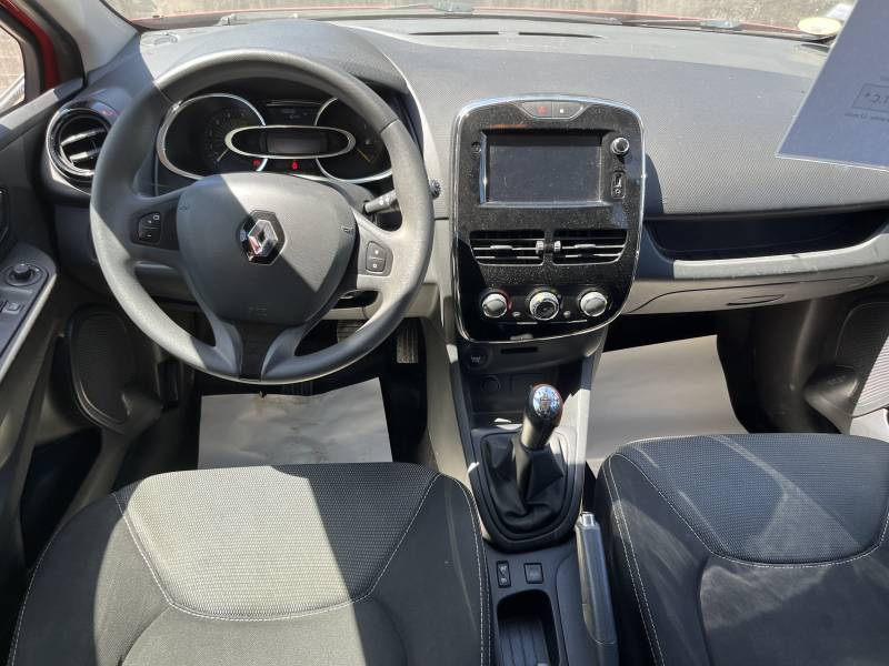 Voiture d’occasion RENAULT CLIO IV 1.5 DCI 90 Energy EXPRESSION. 5p. avec GPS Europe Tactile Crochet d’Attelage AR et Régulateur + Limiteur de vitesse. Garantie 12 Mois.