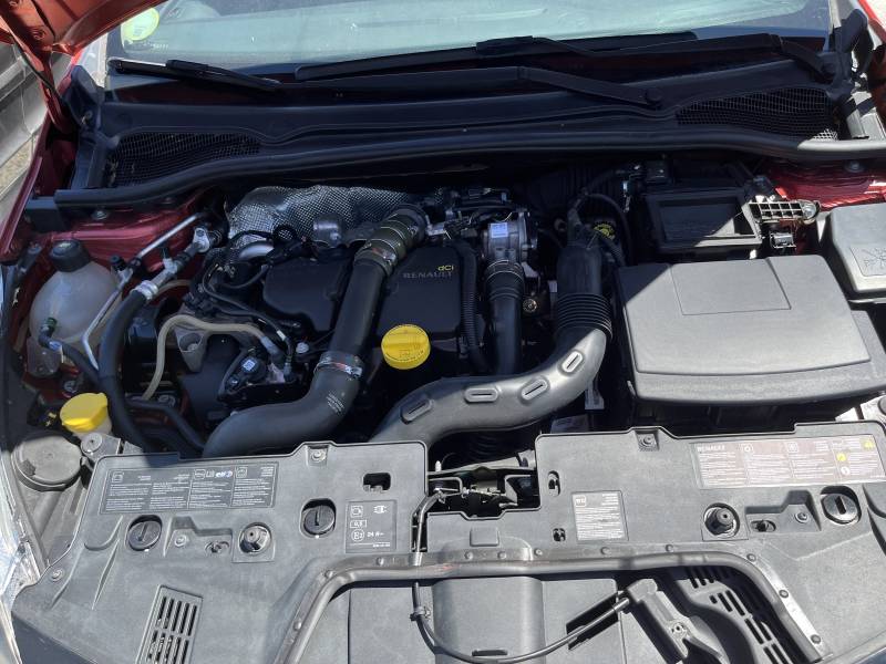 Voiture d’occasion RENAULT CLIO IV 1.5 DCI 90 Energy EXPRESSION. 5p. avec GPS Europe Tactile Crochet d’Attelage AR et Régulateur + Limiteur de vitesse. Garantie 12 Mois.