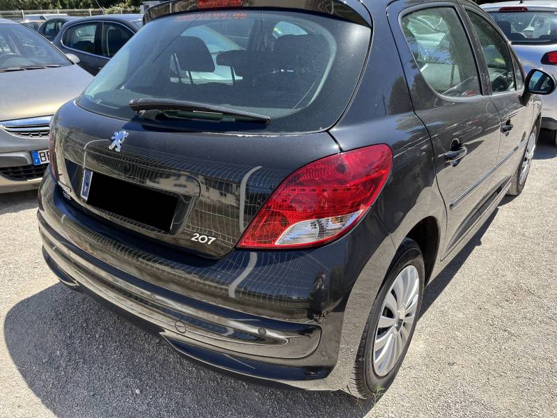 Véhicule d’Occasion PEUGEOT 207 Ph2 1.6 HDI 92 Business 5p. avec Radars de Recul et GPS Europe Ainsi que Régulateur de Vitesse. Garantie 12 Mois.
