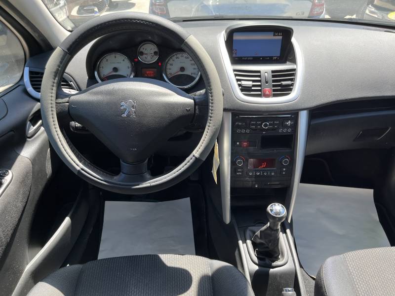 Véhicule d’Occasion PEUGEOT 207 Ph2 1.6 HDI 92 Business 5p. avec Radars de Recul et GPS Europe Ainsi que Régulateur de Vitesse. Garantie 12 Mois.