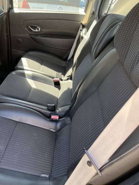 Voiture d’occasion RENAULT SCENIC III Ph2. 1.6 DCI 130 Bose Editon. 5p. avec GSP Europe et Sièges Semi-Cuir ainsi que Radars AV+AR. Garantie 12 Mois.