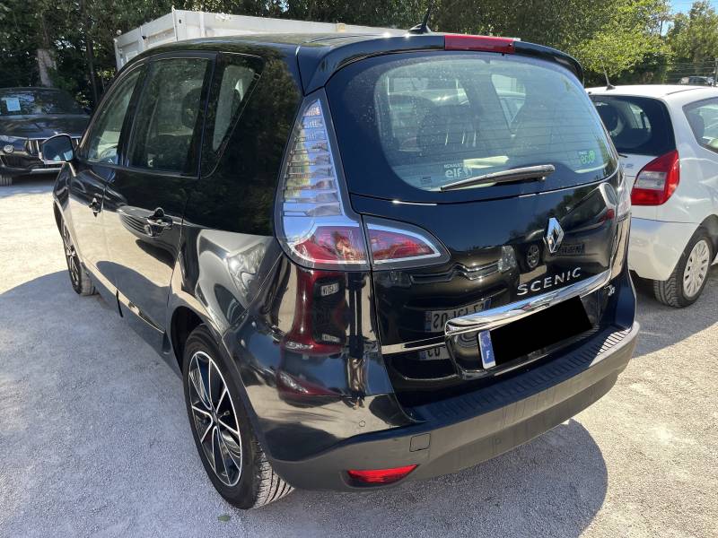 Voiture d’occasion RENAULT SCENIC III Ph2. 1.6 DCI 130 Bose Editon. 5p. avec GSP Europe et Sièges Semi-Cuir ainsi que Radars AV+AR. Garantie 12 Mois.
