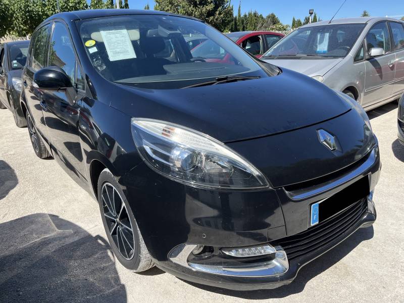 Voiture d’occasion RENAULT SCENIC III Ph2. 1.6 DCI 130 Bose Editon. 5p. avec GSP Europe et Sièges Semi-Cuir ainsi que Radars AV+AR. Garantie 12 Mois.