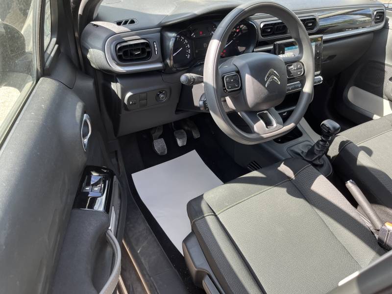 Voiture d’occasion CITROEN C3 III Ph2 1.5 Blue HDI 102 Feel Business. 1ère Main. BV6. 5p. GPS Europe Tactile et régulateur + Limiteur de vitesse ainsi que CarPlay. Garantie 12 Mois.