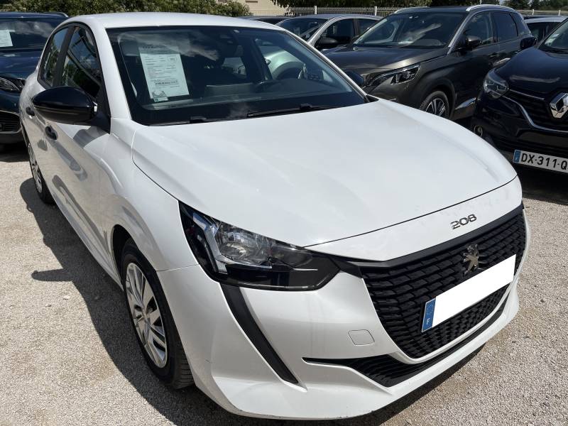 Voiture d’occasion PEUGEOT 208 II 1.5 HDI 102 Premium. BV6. 5p. 1ère Main avec GPS Europe Tactile et CarPlay ainsi que Radars de Recul. Garantie 12 Mois.