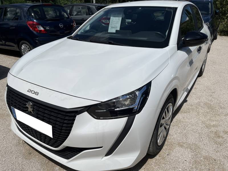 Voiture d’occasion PEUGEOT 208 II 1.5 HDI 102 Premium. BV6. 5p. 1ère Main avec GPS Europe Tactile et CarPlay ainsi que Radars de Recul. Garantie 12 Mois.