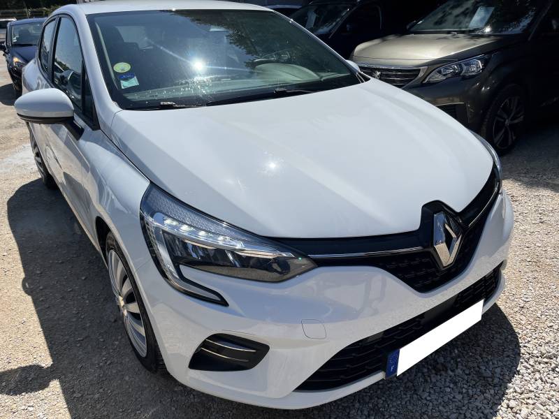 Voiture d’occasion RENAULT CLIO V 1.5 DCI 100 Eco² Business. 5p. BV6. 1ère Main. Avec Régulateur + Limiteur de Vitesse et GPS Europe tactile ainsi que Radars de Recul. Garantie 12 Mois.