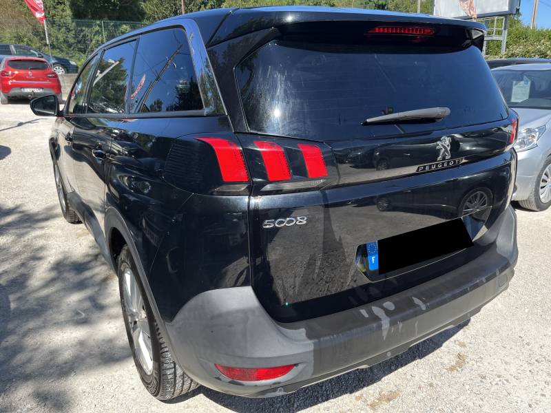 Voiture d’occasion PEUGEOT 5008 II 1.5 Blue HDI 130 Active Business. 7Places. EAT 8.  Avec GPS Europe tactile et CarPlay ainsi que Radar AV + AR. Garantie 12 Mois.