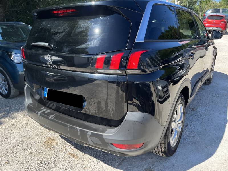 Voiture d’occasion PEUGEOT 5008 II 1.5 Blue HDI 130 Active Business. 7Places. EAT 8.  Avec GPS Europe tactile et CarPlay ainsi que Radar AV + AR. Garantie 12 Mois.