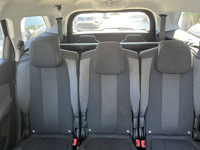 Voiture d’occasion PEUGEOT 5008 II 1.5 Blue HDI 130 Active Business. 7Places. EAT 8.  Avec GPS Europe tactile et CarPlay ainsi que Radar AV + AR. Garantie 12 Mois.
