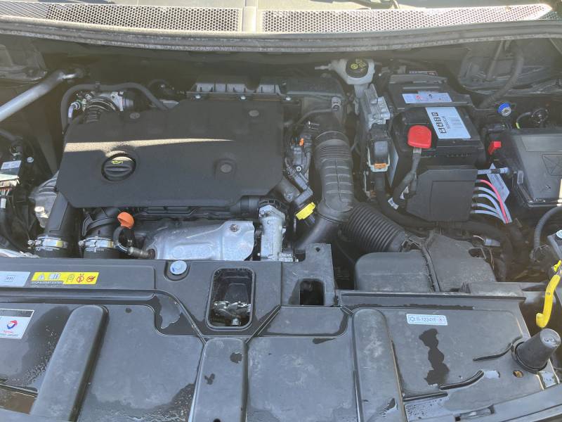 Voiture d’occasion PEUGEOT 5008 II 1.5 Blue HDI 130 Active Business. 7Places. EAT 8.  Avec GPS Europe tactile et CarPlay ainsi que Radar AV + AR. Garantie 12 Mois.
