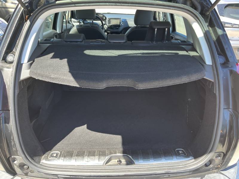 SUV PEUGEOT 2008 1.6 HDI 120 Allure Business avec GPS Europe tactile, radars de recul et sièges semi-cuir, garanti 12 mois. A AVIGNON