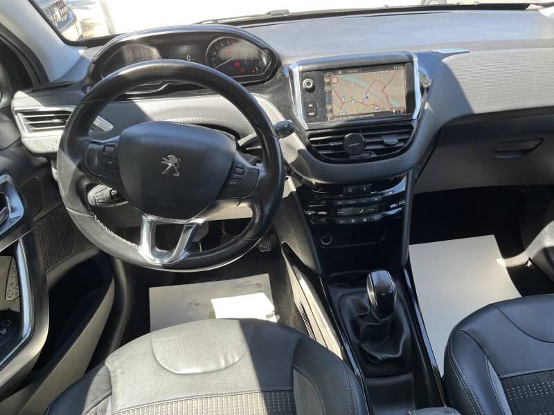 Voiture d’occasion PEUGEOT 2008 1.6 HDI 100 Allure Business. BV6. 5p. avec GPS Europe Tactile et Radars de Recul ainsi que sièges semi-cuir. Garantie 12 Mois.