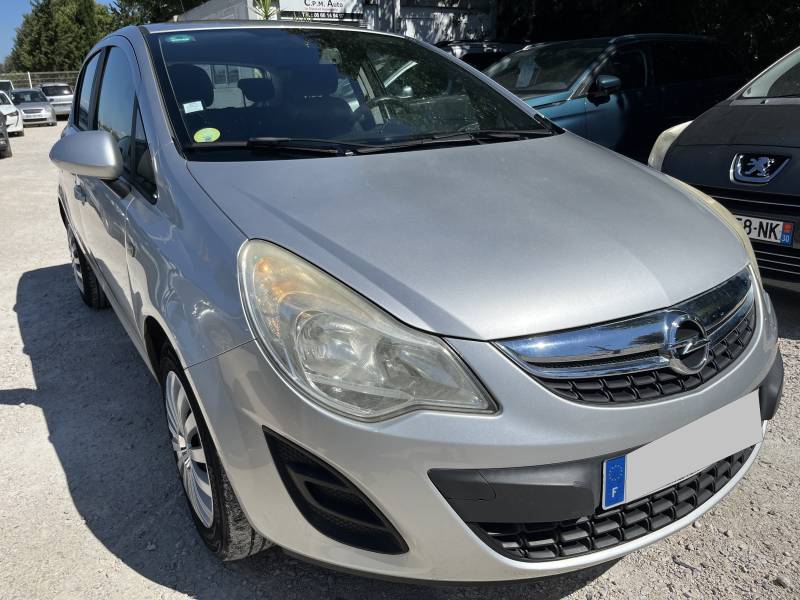 Ce modèle, fiable et économique, est parfaitement adapté à ceux qui recherchent un véhicule pratique, bien entretenu, et au tarif avantageux. A NIMES