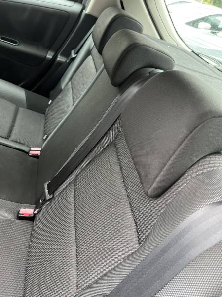 lle affiche 121 814 km d’origine garantis, avec un moteur 1.4 HDI de 4 CV fiscaux, réputé pour sa sobriété et sa robustesse. A BEAUCAIRE