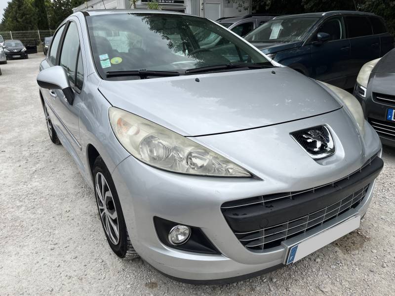 Voiture d’occasion PEUGEOT 207 Ph2. 1.4 HDI 70 ACTIVE 5p. avec climatisation et régulateur + Limiteur de vitesse. Garantie 12 Mois.