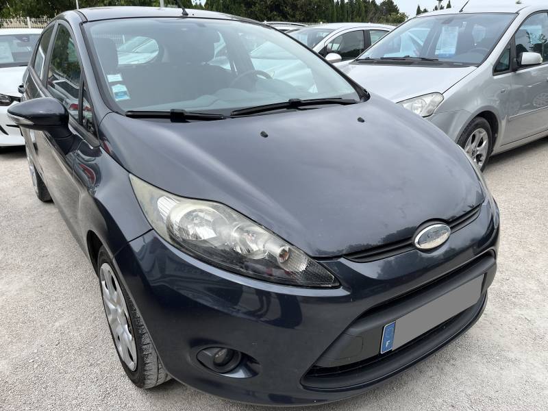 Voiture d’occasion FORD FIESTA 1.4 TDCI 70 Trend. 5p. avec climatisation et Radio CD MP3. Garantie 12 Mois.