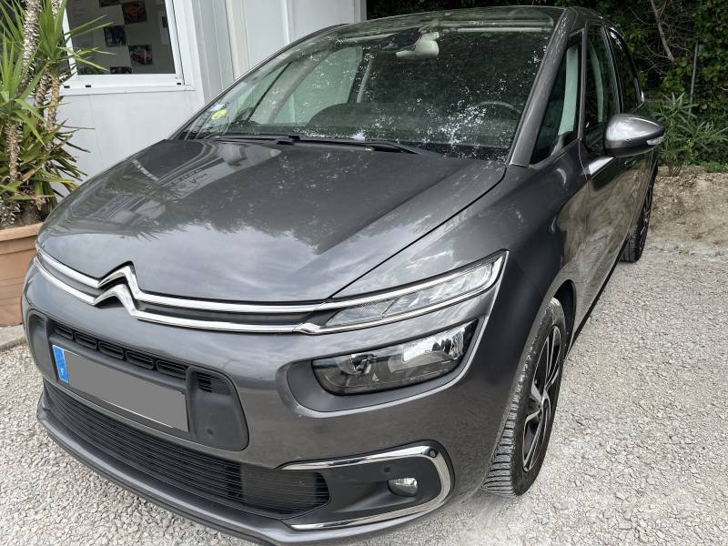 Voiture d’occasion CITROEN C4 PICASSO II Ph2 1.6 Blue HDI 120 Feel. 5p. Avec Crochet d’Attelage AR et Radars AV et AR ainsi que CarPlay. Garantie 12 Mois.