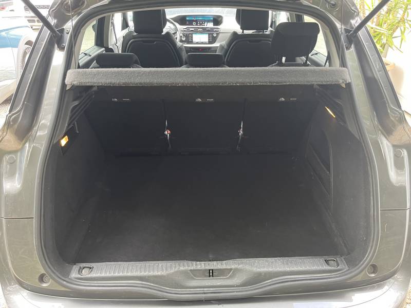 Le garage CPM Auto, basé à Avignon dans le département du Vaucluse, sélectionne avec rigueur ses véhicules pour garantir à ses clients des occasions fiables, révisées et garanties. 