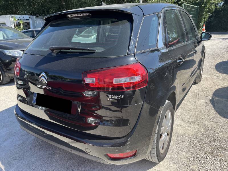 Voiture d’occasion CITROEN C4 PICASSO II 1.6 e-HDI 115 Intensive. 5p. Avec GPS Europe Ecran tactile et Radars de Recul + Caméra ainsi que Régulateur et limiteur de vitesse. Garantie 12 Mois.