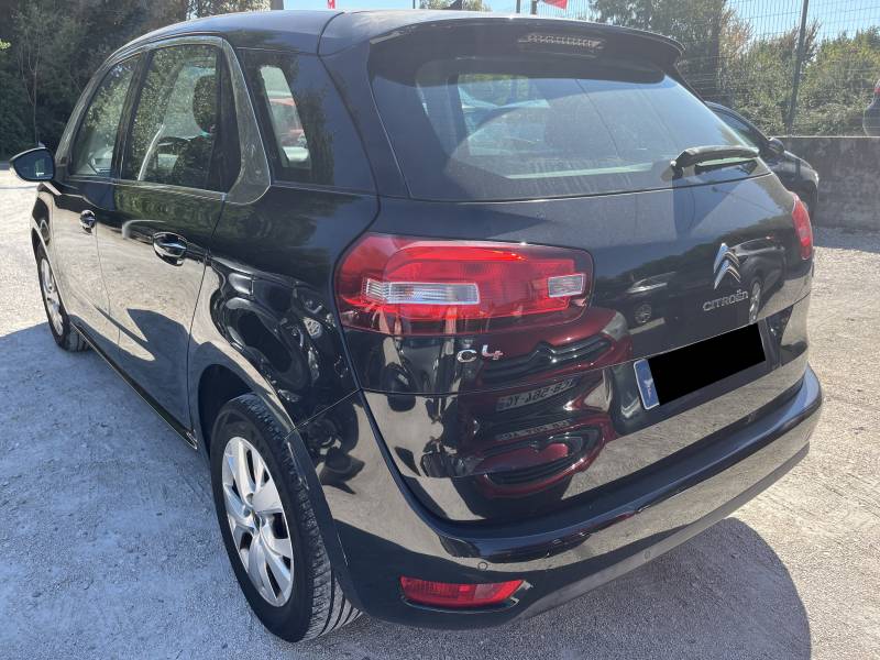 Cette voiture d'occasion à Avignon a été soigneusement sélectionnée par nos équipes pour ses qualités mécaniques et son équipement complet.