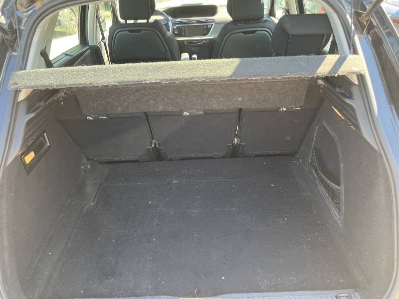 Voiture d’occasion CITROEN C4 PICASSO II 1.6 e-HDI 115 Intensive. 5p. Avec GPS Europe Ecran tactile et Radars de Recul + Caméra ainsi que Régulateur et limiteur de vitesse. Garantie 12 Mois.