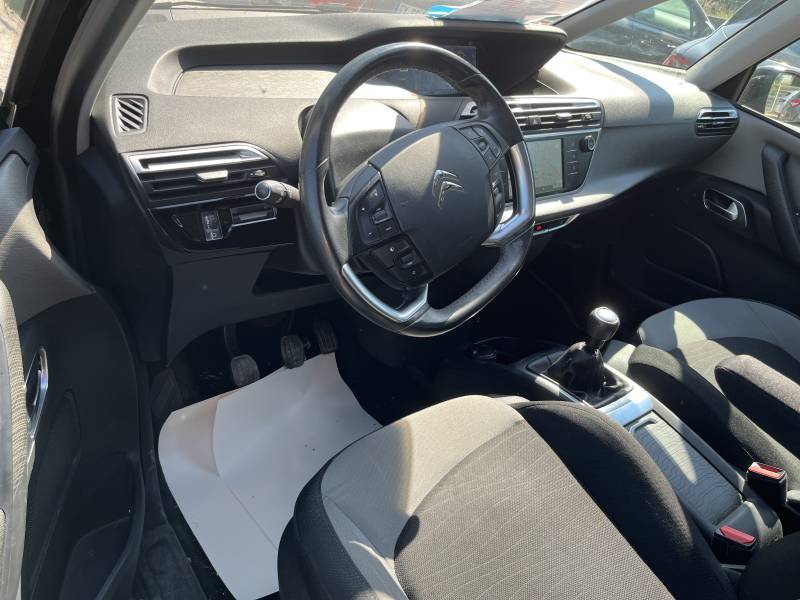 Voiture d’occasion CITROEN C4 PICASSO II 1.6 e-HDI 115 Intensive. 5p. Avec GPS Europe Ecran tactile et Radars de Recul + Caméra ainsi que Régulateur et limiteur de vitesse. Garantie 12 Mois.