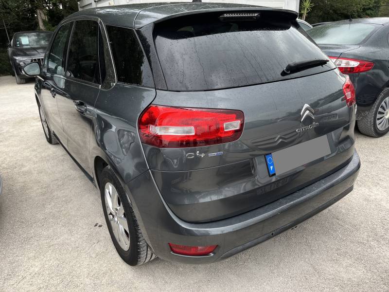 Voiture d’occasion CITROEN C4 PICASSO II 1.6 Blue HDI 120 Feel. 5p. Avec GPS Europe Tactile et Radars AV et AR ainsi que régulateur et limiteur de vitesse. Garantie 12 Mois.