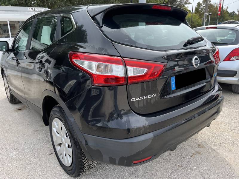 Voiture d’occasion NISSAN QASHQAI II 1.5 DCI 130 Visia. BV6. 5p. Avec Régulateur et limiteur de vitesse et Stop & Start ainsi que frein de parking automatique. Garantie 12 Mois.