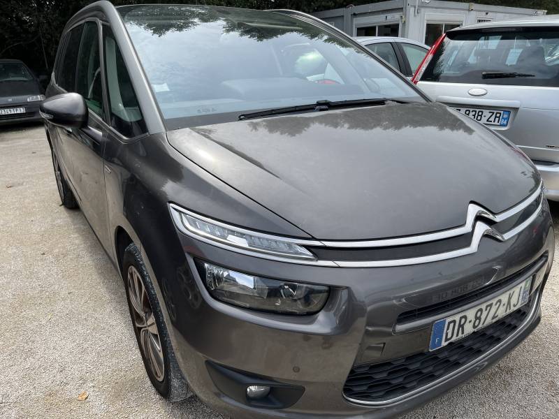  voiture d’occasion à Avignon, fiable, spacieuse et bien équipée, ce CITROËN Grand C4 PICASSO II 1.6 e-HDI 115 Exclusive BV6 est une opportunité à saisir. A ARLES