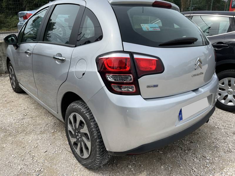 Voiture d’occasion CITROEN C3 II Ph2 1.6 Blue HDI 75 Confort. 5p. Avec Régulateur + Limiteur de vitesse et climatisation. Garantie 12 Mois.