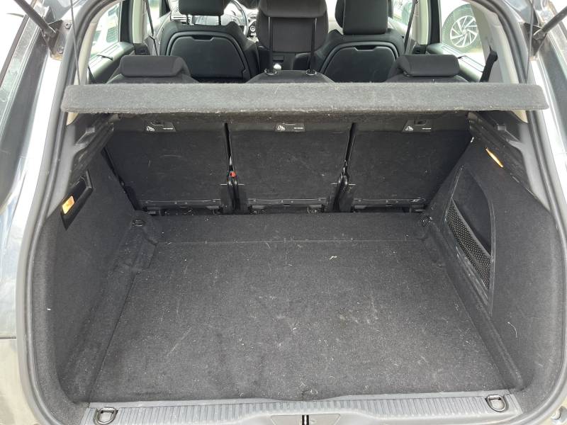 Voiture d’occasion CITROEN C4 PICASSO II 1.6 e-HDI 115 Intensive. 5p. Avec GPS Europe Ecran tactile et Radars de Recul + Caméra ainsi que Régulateur et limiteur de vitesse. Garantie 12 Mois.