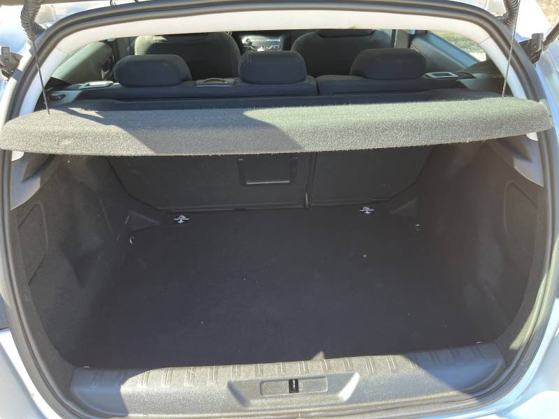 Voiture d’occasion PEUGEOT 308 II 1.6 BLUE HDI 120 Allure Business. 5p. BV6. avec GPS Europe Ecran Tactile et Régulateur + Limiteur de vitesse ainsi que Radar AV/AR. Garantie 12 Mois.