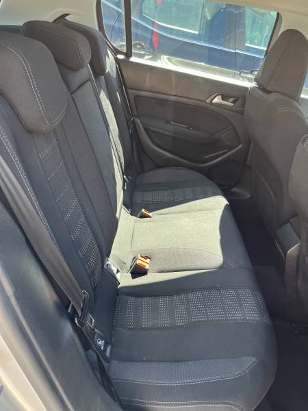 Voiture d’occasion PEUGEOT 308 II 1.6 BLUE HDI 120 Allure Business. 5p. BV6. avec GPS Europe Ecran Tactile et Régulateur + Limiteur de vitesse ainsi que Radar AV/AR. Garantie 12 Mois.