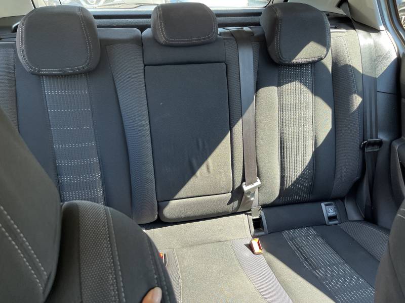 Voiture d’occasion PEUGEOT 308 II 1.6 BLUE HDI 120 Allure Business. 5p. BV6. avec GPS Europe Ecran Tactile et Régulateur + Limiteur de vitesse ainsi que Radar AV/AR. Garantie 12 Mois.