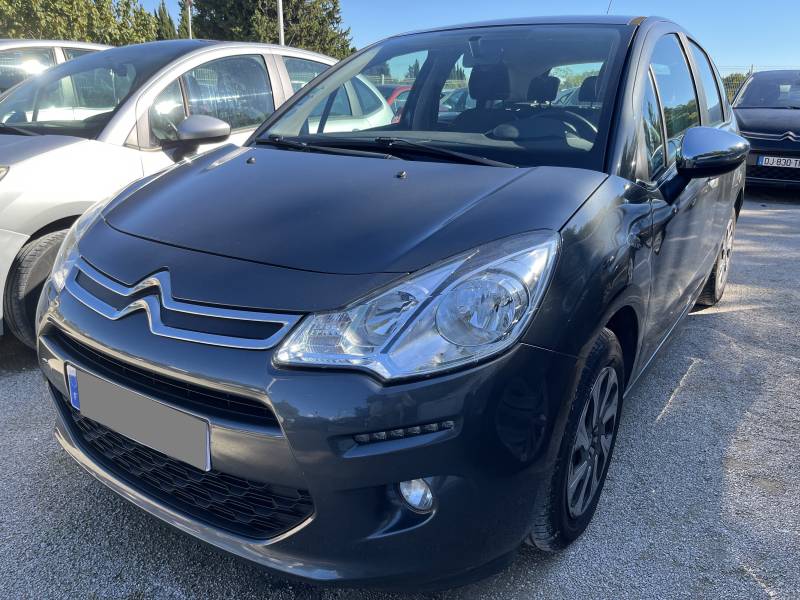 Voiture d’occasion CITROEN C3 II Ph2 1.6 Blue HDI 100 Business. 5p.  Avec climatisation automatique  et Régulateur et Limiteur de vitesse ainsi que radar de recul. Garantie 12 Mois.
