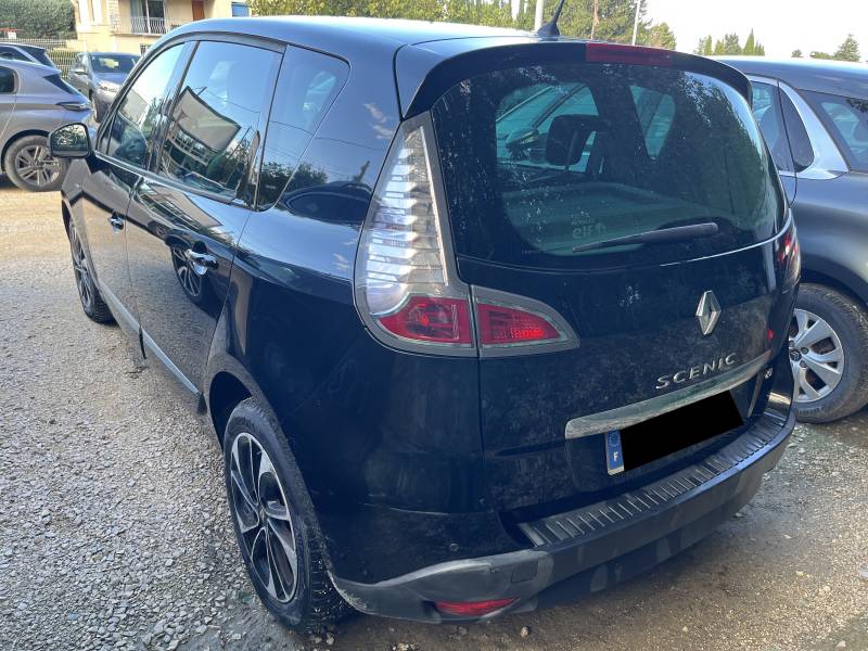Voiture d’occasion RENAULT SCENIC III Ph3 1.6 DCI 130 Bose Edition. BV6. 5p. Avec Radars de Recul et Sièges Semi-Cuir ainsi que GPS Europe. Garantie 12 Mois.