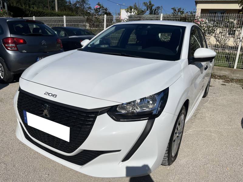 Voiture d’occasion PEUGEOT 208 II 1.5 HDI 102 Premium Pack. BV6. 5p. 1ère Main avec GPS Europe Tactile et CarPlay ainsi que Régulateur + Limiteur de vitesse. Garantie 12 Mois.