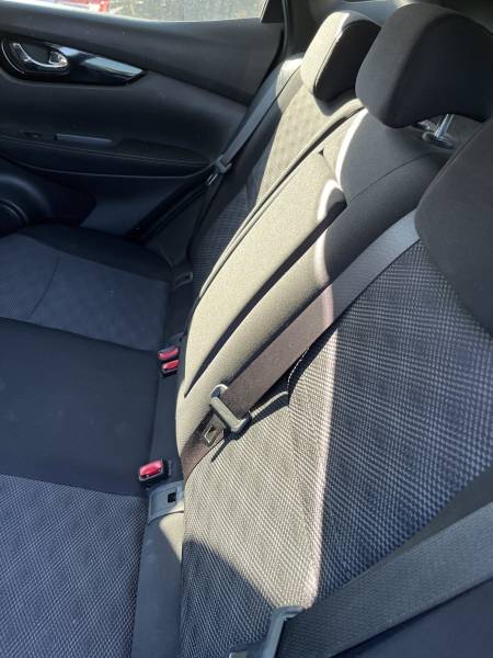 Voiture d’occasion NISSAN QASHQAI II 1.6 DCI 130 N-CONNECTA. BV6. 5p. Avec Radars AV + AR + 4 CaméraS 360° et Toit panoramique. Garantie 12 Mois.