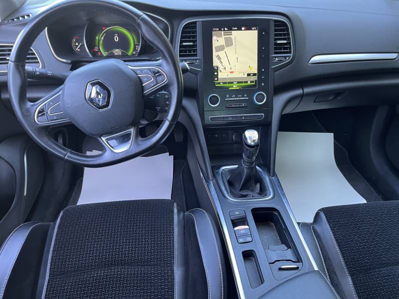  voiture d’occasion RENAULT MEGANE IV 1.6 DCI 130 Intens avec un haut niveau d’équipements et une garantie 12 mois, n’hésitez pas à nous contacter dès maintenant.  A TARASCON