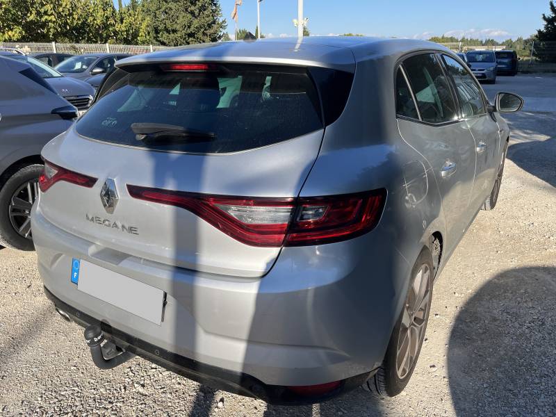 Voiture d’occasion RENAULT MEGANE IV 1.6 DCI 130 Intens. BV6. 5p. Avec Grand GPS Europe Tactile et radar AV + AR + Caméra de Recul ainsi que Sièges Semi-Cuir. Garantie 12 Mois.